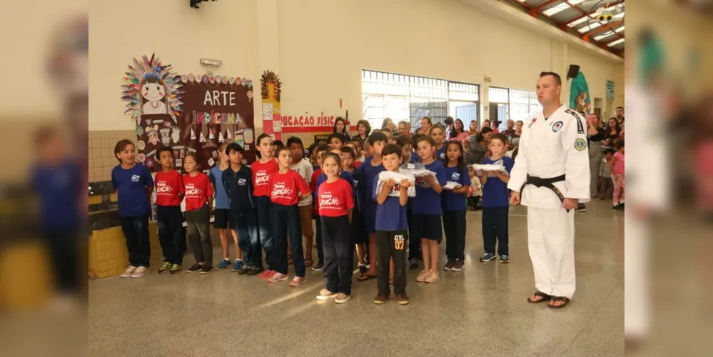 Nesta etapa inicial serão atendidas 80 crianças da Escola Municipal Edgar Zanoni, no Jardim Gralha Azul