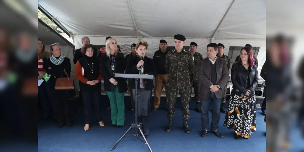 Vice-prefeita Elizabeth Schmidt aborda o patriotismo durante discurso de abertura oficial