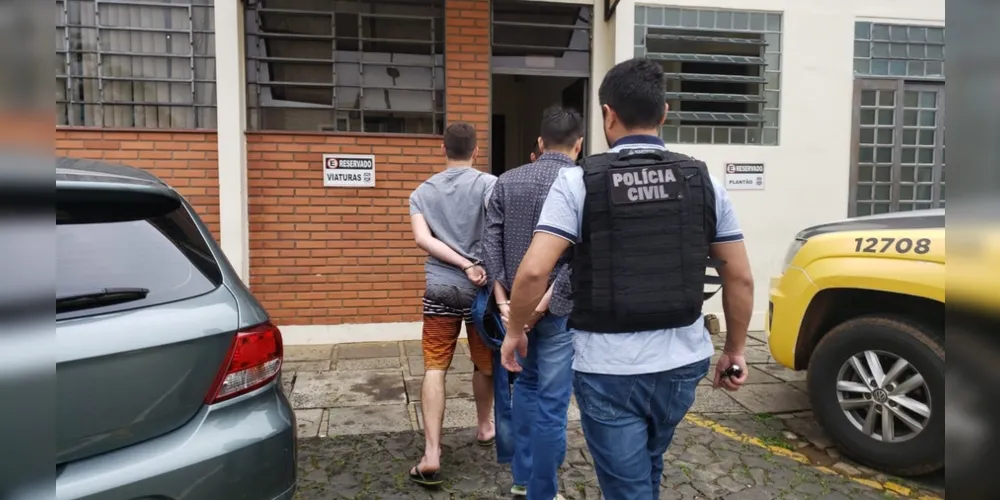 Operação ‘Safe Box’ deteve três pessoas, entre elas um estudante de Odontologia. Quadrilha aplicava furtos milionários na região dos Campos Gerais e em Santa Catarina

