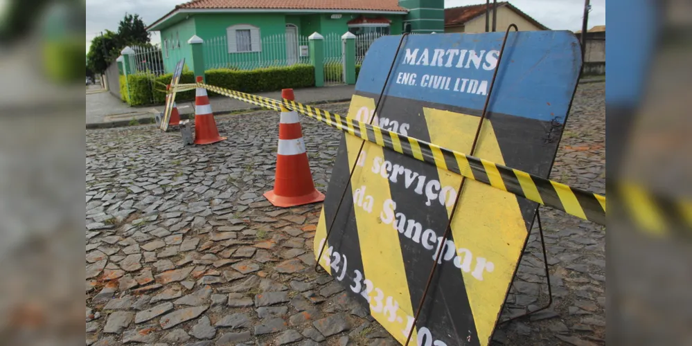  A obra emergencial paralisou o abastecimento nos bairros Neves, Uvaranas, Arueiras e 31 de Março em Ponta Grossa.