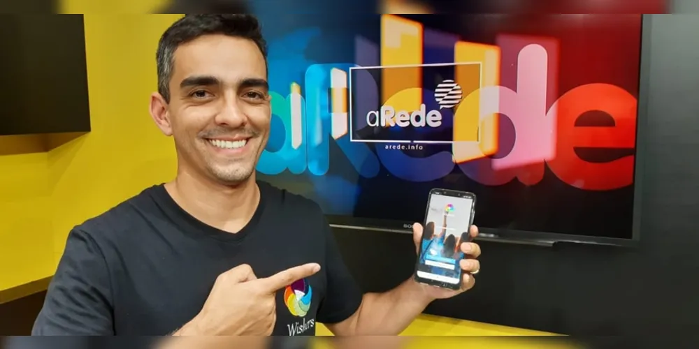 José Ruiter Cordeiro Júnior, advogado e estudante de Administração 
da UEPG., detalha o aplicativo durante live no portal 