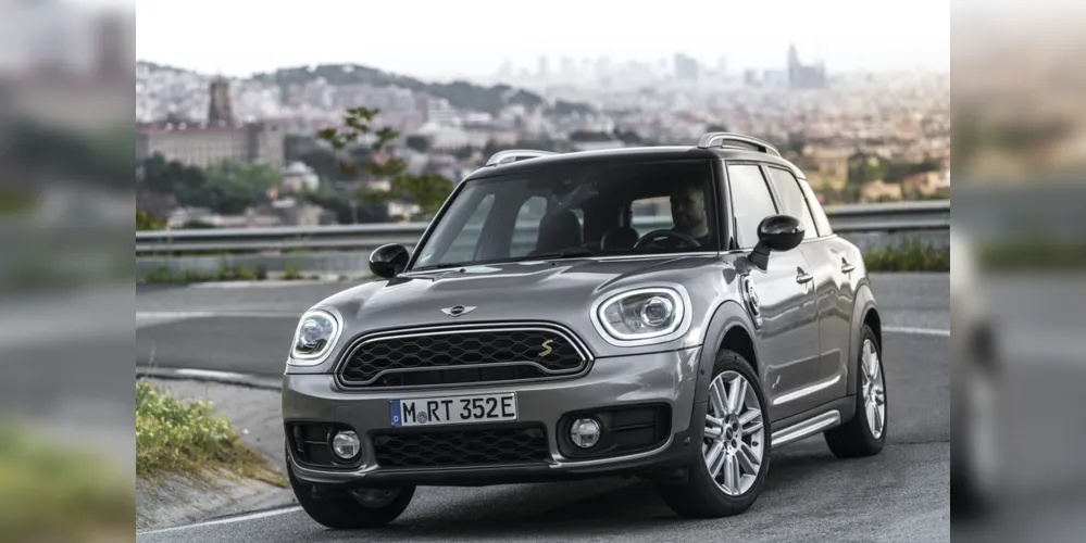 Modelo conta com nova bateria de íon-lítio para a versão híbrida Cooper S E Countryman ALL4!