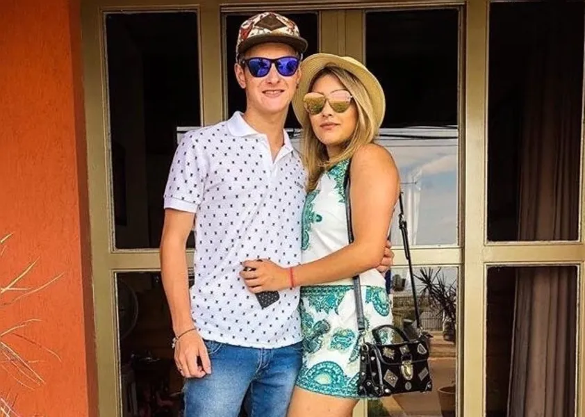 NIVER - O fotógrafo Diego Ribeiro foi muito cumprimentado pela passagem de seu aniversário na última segunda-feira (21). No registro, Diego com sua namorada Mylene Gabriele. Da coluna RC os votos de alegrias e sucesso.

