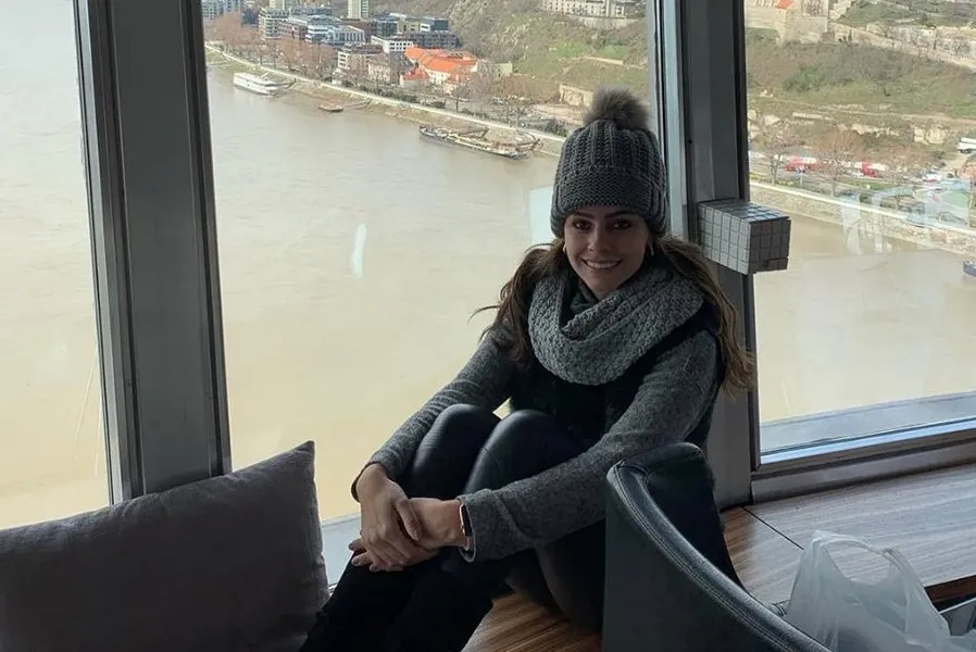 NIVER - Camila Gobbo Antunes Scheffer também receberá as felicitações nesta sexta-feira (25) pela troca de idade. Da coluna RC os votos de prosperidade e alegrias.

