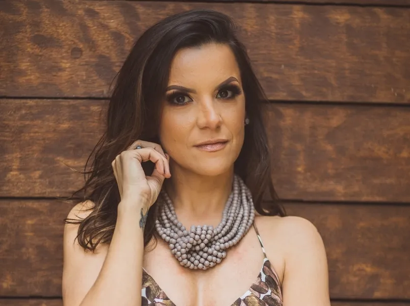 BRINDE A VIDA - A empresária Ana Rita Rocha, reserva o dia de hoje (13), para receber os cumprimentos pela chegada de seu aniversário. Ana Rita, responde pela Modelle Cintas e Modeladores, trazendo produtos de alta qualidade e com a certeza do resultado eficaz aos seus clientes. Da coluna RC os votos prosperidade e felicidades.