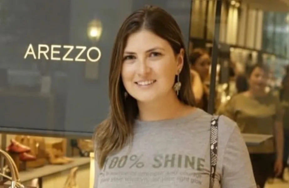 BDAY- A empresária Maria Fernanda Barrichello, será muito cumprimentada pela passagem de seu aniversário, nesta quarta-feira (13). Com muito dinamismo e modernidade Maria, comanda a franquia Arezzo na Capital. Da coluna RC os votos de alegrias e sucesso.
