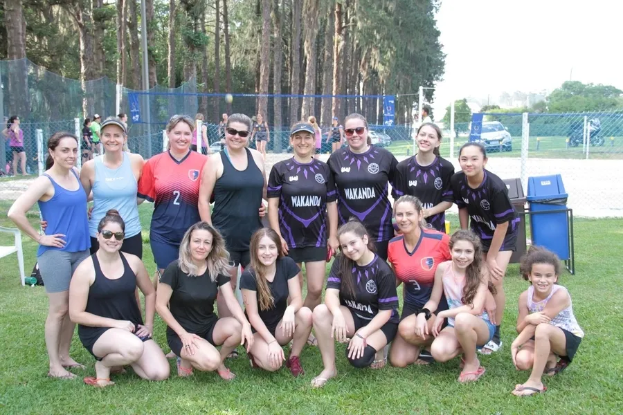 Torneio de Vôlei de areia 4x4 feminino.