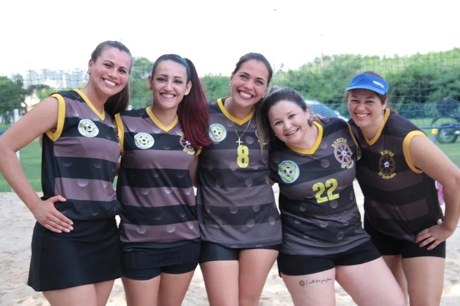 Torneio de Vôlei de areia 4x4 feminino.