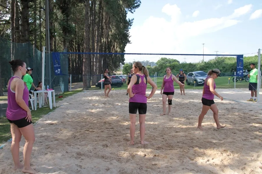 Torneio de Vôlei de areia 4x4 feminino.