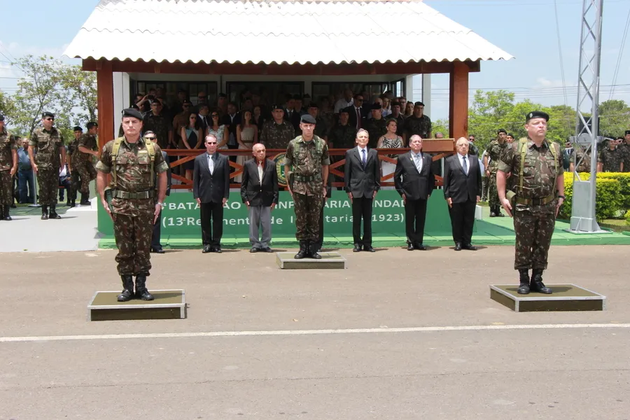 Formatura que teve início às 10h na sede do batalhão, contou com a presença de autoridades civis e militares.