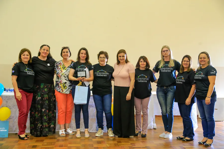 Professores da região de Ponta Grossa integram rede que conecta profissionais realizadores de boas práticas na Educação. Dez projetos foram premiados neste fim de semana