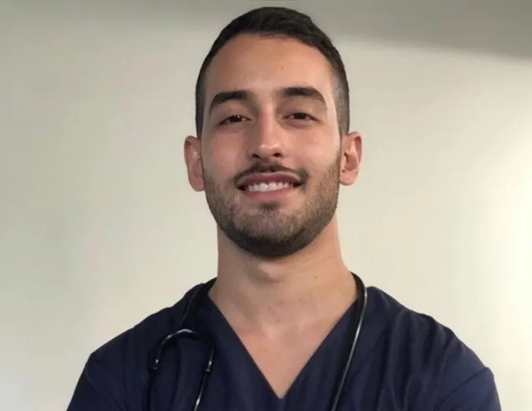 FORMATURA - Gabriel Pádua Valladão de Carvalho, filho do casal Ana Paula e Marcelo Carvalho, integra o time de formandos de Medicina da Unigranrio. Da coluna RC os votos de sucesso nesta nova caminhada. 