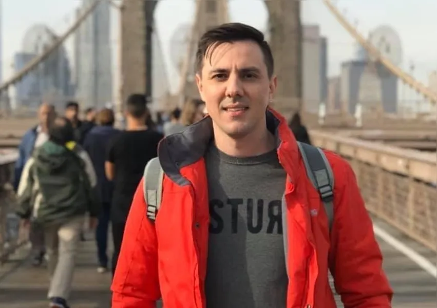 BRINDE A VIDA - Jheyson Wilson Dareli, renomado profissional de Marketing da RPC Ponta Grossa, receberá nesta sexta-feira, 10, os cumprimentos pela passagem do seu aniversário. Da coluna RC os votos de muitas realizações nesse novo ciclo que se inicia.