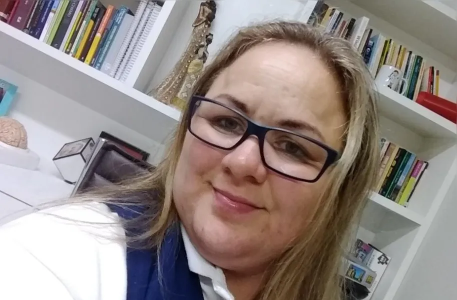 BDAY- A neuropscicopedagoga Cleuci Mara Barbosa Martins foi muito cumprimentado pela passagem de seu aniversário na última quinta-feira (9). Da coluna RC os votos de realizações.