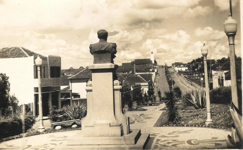Em cerca de 20 minutos, as fotos em preto e branco ganham cor e mais alegria