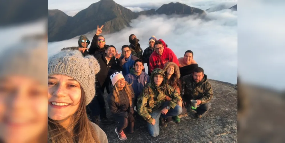 Todo fim de semana dezenas de aventureiros tentam chegar ao topo do Pico Paraná