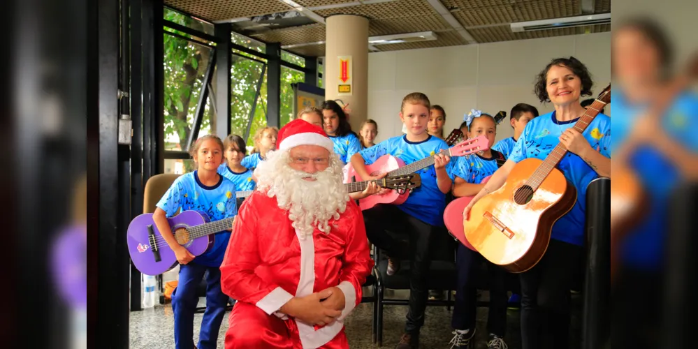 Com Corais e teatro, crianças encantam as comemorações de Natal
