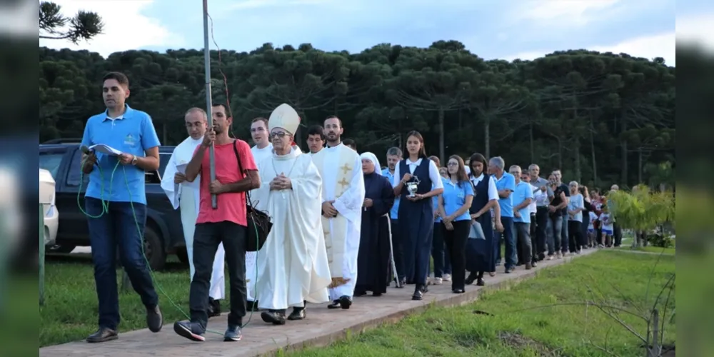 Na presença do bispo dom Sergio, Poço de Belém, Memorial das Comunidades e Caminho da Ladainha são abençoados

