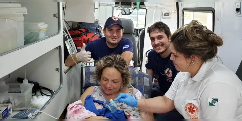 A ação foi um sucesso e resultou no nascimento de um bebê do sexo masculino. A mãe, de 37 anos e a criança foram encaminhadas ao Hospital Santa Casa para observação e acompanhamento médico. 