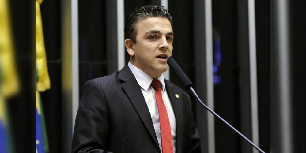 Deputado federal Aliel Machado destina R$ 4 milhões para diferentes municípios