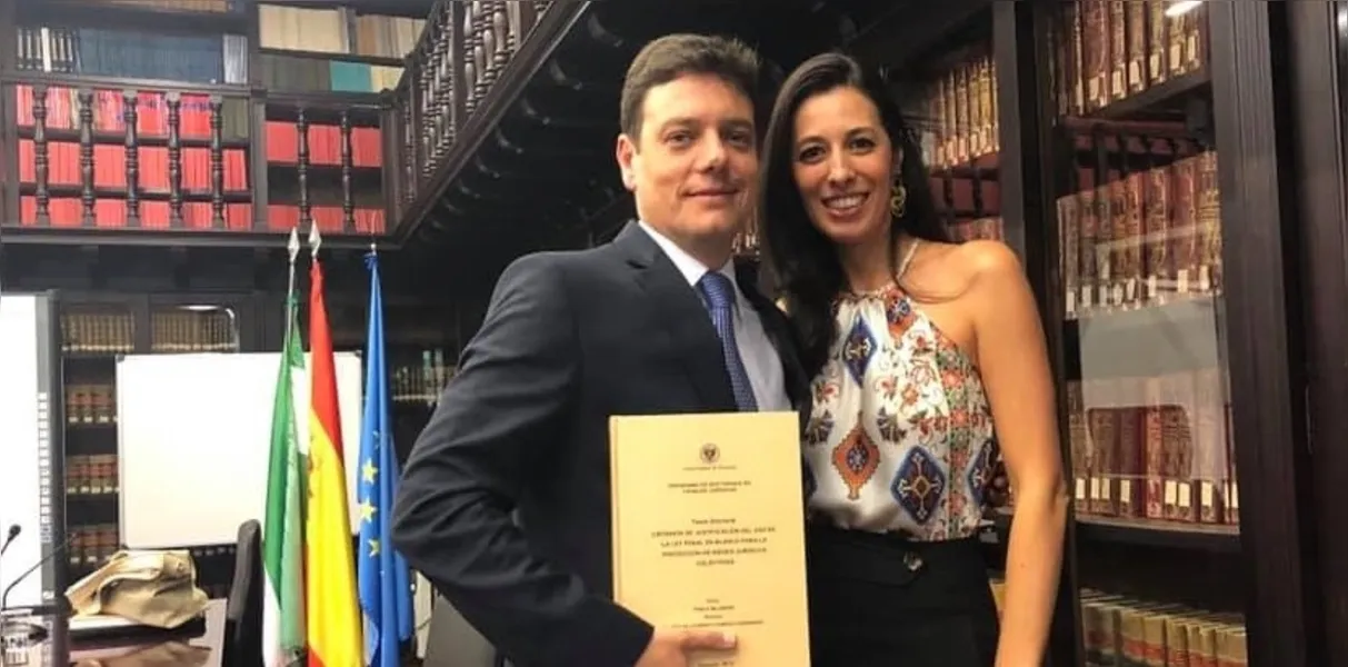 FELICITAÇÕES - O casal de advogados Pablo Milanese e Audrea Colleone Costa Milanese, comemoram seus respectivos aniversários, ele neste domingo (19) e Audrea na próxima terça-feira (21). Da coluna RC os fotos de sucesso e prosperidade.