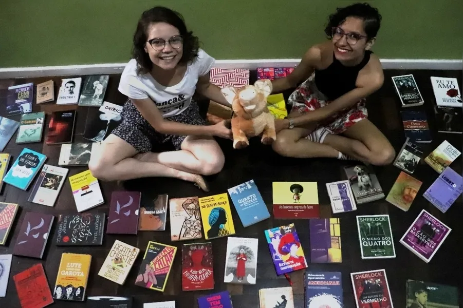 Há aproximadamente 150 livros já doados e catalogas, porém, a espera é receber mais obras.