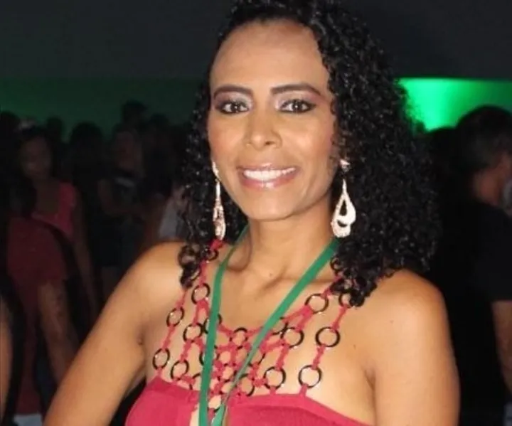 BDAY - A jornalista e assessora de comunicação Verônica da Silva comemora, nesta quarta-feira (12), a passagem de seus 35 anos. Parabéns e sucesso!