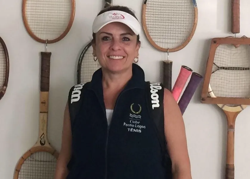 NOVO CICLO - Cristine Ansbach, conhecida por seu espírito alegre e entusiasta, comemora no dia de hoje (22), a chegada de um novo ciclo, com a celebração de seu aniversário. Da coluna RC os votos de felicidades e saúde!