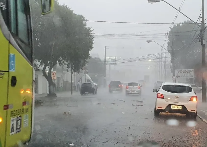 Chove em Ponta Grossa depois de 22 dias de seca