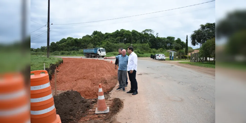 Secretário de Infraestrutura e Logística esteve em Carambeí visitando a obra que recebe recursos do Governo do Estado