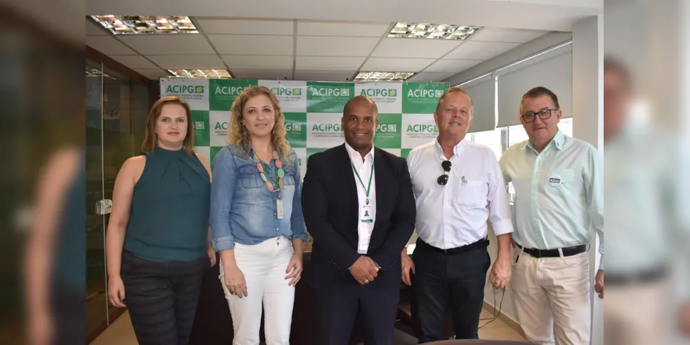 Servidora da 3º Regional detalhou o tema para os diretores da associação