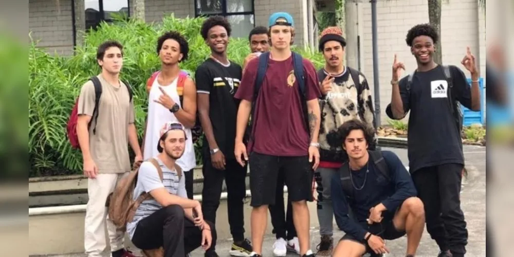 Parte do elenco masculino de "Malhação Transformação"