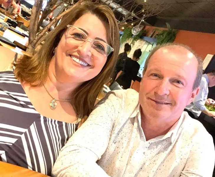 BRINDE A VIDA - O empresário Valdir Brandelero será alvo de cumprimentos pela passagem de seu aniversário no próximo domingo (31). No registro Valdir, com sua esposa Marloiva Brandelero. Da coluna RC os votos de realizações