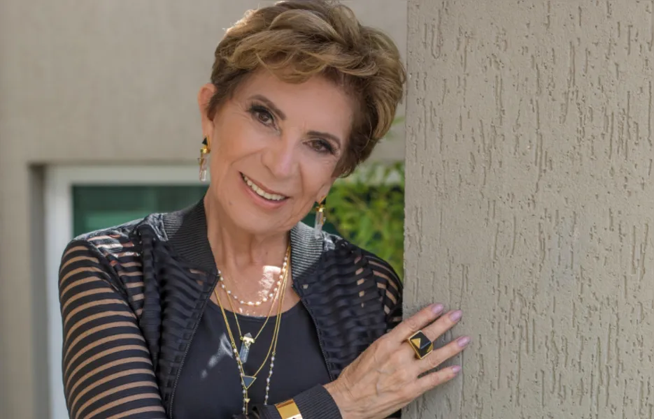 Elizabeth brinda a vida na intimidade familiar nesta quinta-feira (11). Da coluna RC os votos de sabedoria e realizações a essa mulher especial que serve de inspiração para as mulheres da nossa cidade