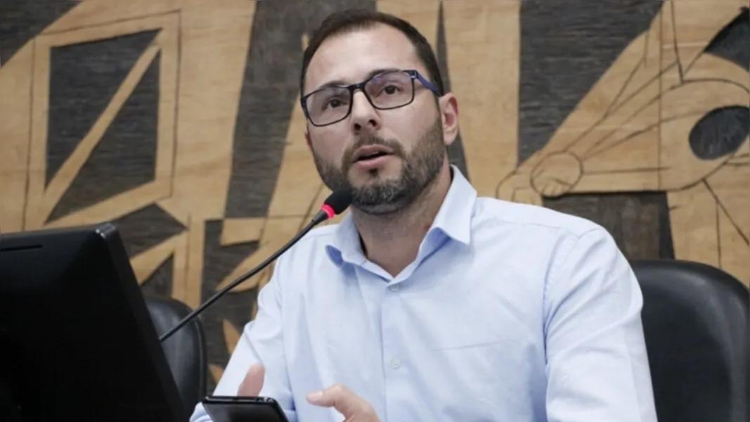 BRINDE A VIDA - O presidente da Câmara Municipal de Ponta Grossa, Daniel Milla será muito cumprimentado pela passagem de seu aniversário nesta quinta-feira (25). Daniel vem se destacando na política local com seu trabalho sério sempre pensando no melhor pra nossa comunidade. Da coluna RC os votos de realizações e sucesso