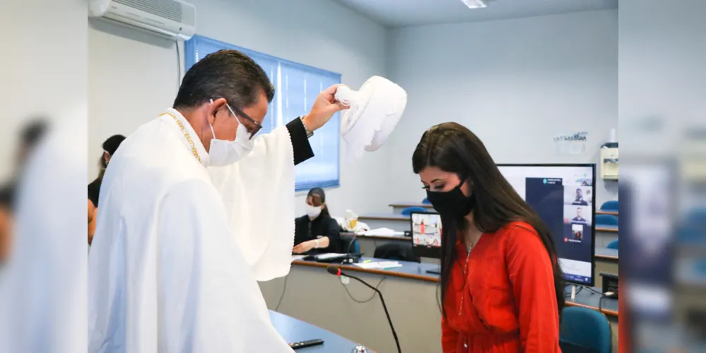 A cerimônia virtual, primeira do tipo no Paraná, antecipou a formatura dos novos médicos
