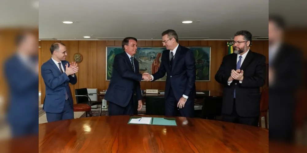 O presidente da República Jair Bolsonaro, durante assinatura do termo de posse do novo diretor-geral da Polícia Federal, Rolando Alexandre de Souza