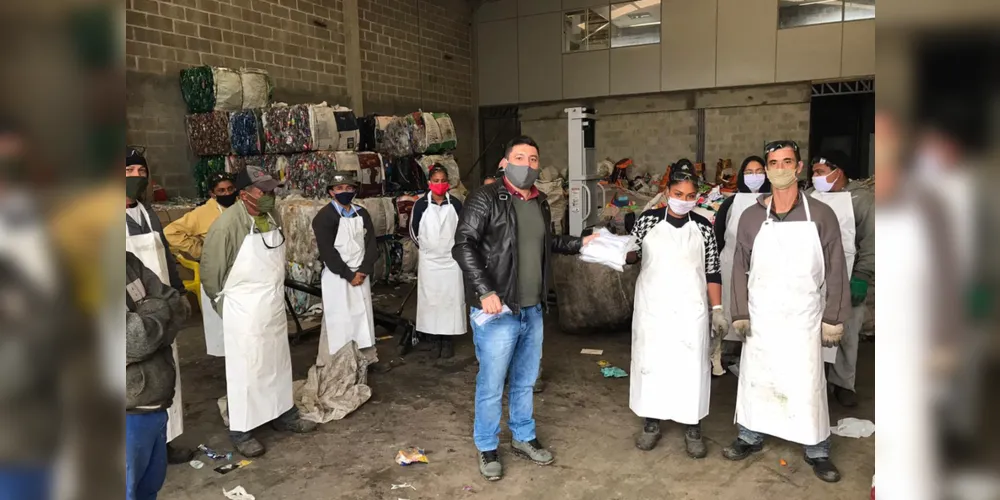 Ao todo serão confeccionadas 10 mil máscaras para cooperativas e associações de todo o Estado. 