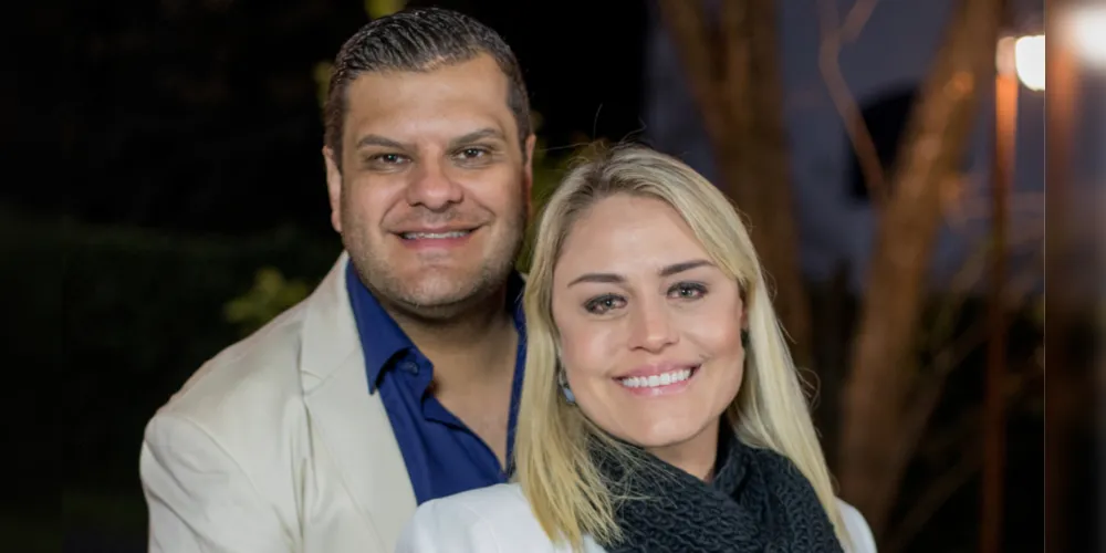 LOVE – No registro especial de Laertes Soares, João e Suellen Generoso, no amor e nos negócios uma dupla bem sucedida. O casal responde pela Luxe Decorações que com certeza faz a diferença nas residências e escritórios dos pontagrossenses mais exigentes