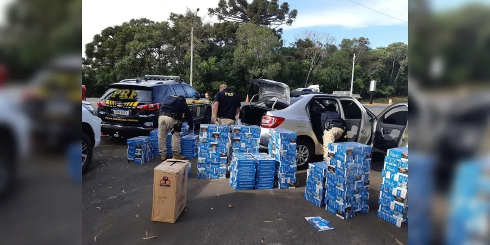 A Polícia Rodoviária Federal (PRF) apreendeu, na manhã desta terça (23), 11,5 mil carteiras de cigarros contrabandeados na BR-376, em Tibagi. 
