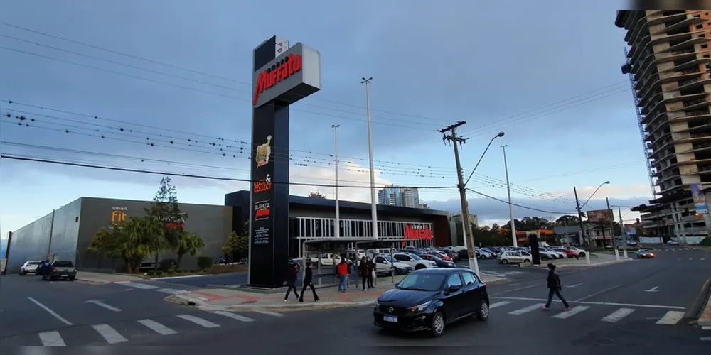 Área de vendas passa de 4 mil metros quadrados. Loja inaugurada em 1999 passa a contar com novo layout externo e interno