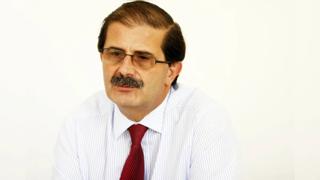 BRINDE A VIDA - O respeitado João Carlos Gomes, reserva o próximo domingo (12) para festejar a troca de idade. Sempre a frente das discussões sobre ensino superior o ex Reitor da UEPG, João Carlos, é nosso destacado pontagrossense que eleva o nome de nossa cidade em todo Estado. Da coluna RC votos de infinitas alegrias