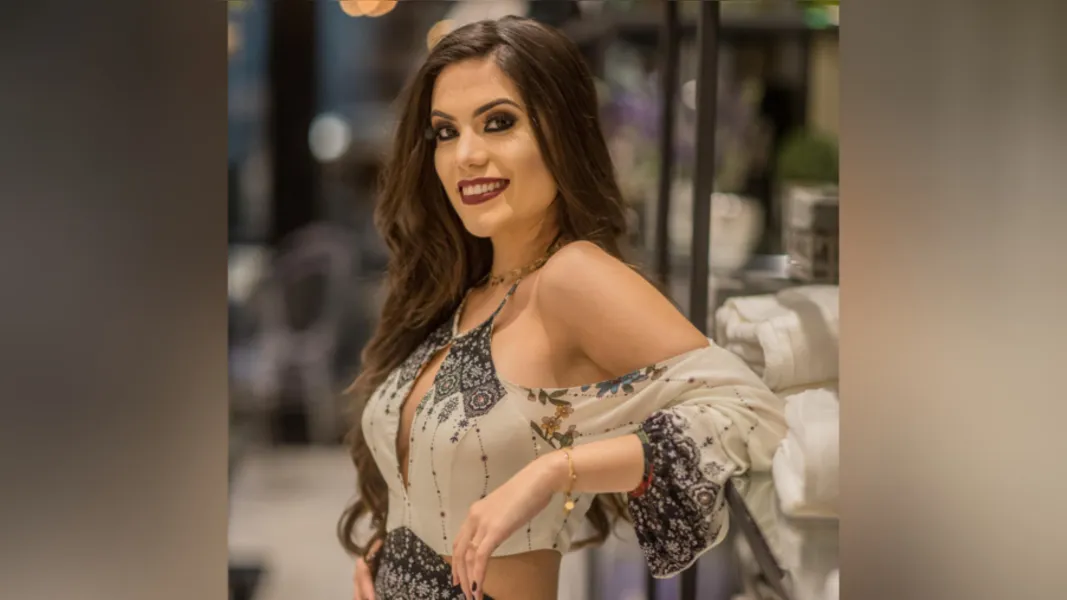 NIVER - Ketlyn Correa dos Santos foi muito cumprimentada pela passagem de seu aniversário na última sexta-feira (24).  . Da coluna RC, os votos de realizações e felicidades