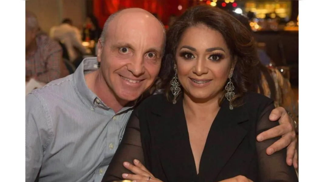 NOVO CICLO - Hindra Batista Rosas receberá as felicitações pela chegada de seu aniversário neste sábado (1). No registro Hindra e seu marido Celso Batista Rosas. Da coluna RC os votos de alegrias e sucesso