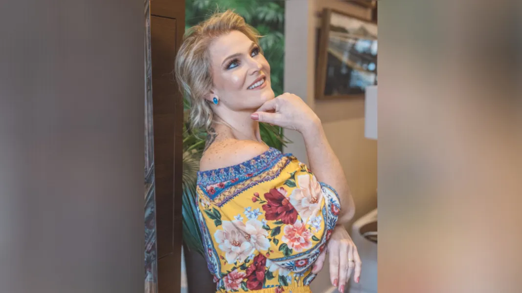 TROCA DE IDADE - Fabiana Serenato Tramarim receberá os cumprimentos pela troca de idade nesta quarta-feira (19). Da coluna RC os votos de alegrias e sucesso