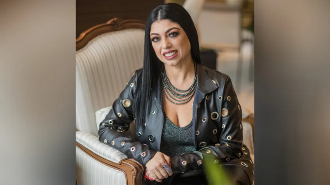 NOVO CICLO - Vanessa de Morais Ferreira será muito cumprimentada pela passagem de seu aniversário nesta quarta-feira (26). Da coluna RC os votos de felicidades infinitas