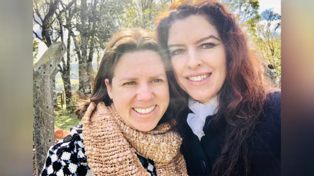 BIOGRAFIA HUMANA - No próximo sábado (29), a escritora Renata Regis Florisbelo e a diretora da Escola Rural Leonore Bertalot, Débora Moreira Barboza, ministrarão a palestra “Biografia”. O tema integra um ciclo de palestras com base antroposófica ligadas à Arte Social (8ª Musa), promovido pela Universidade da Ciência Espiritual, em Campo Largo. O encontro será presencial seguindo os protocolos de prevenção à Covid-19. Maiores informações pelo fone/WhatsApp (41) 99208-1035