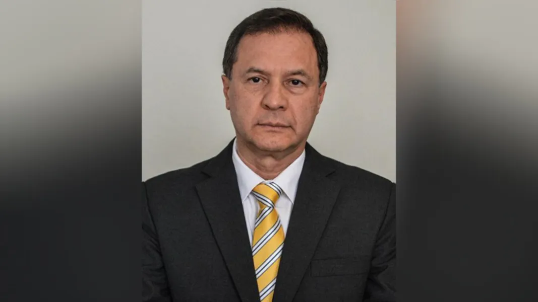 FELICITAÇÕES - O conceituado advogado Fernando Madureira será cumprimentado neste sábado (29), pela chegada de idade nova. Da coluna RC os votos de realizações