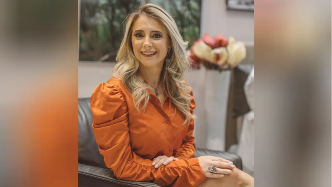 DESTAQUE – No registro especial de Laertes Soares, a beleza e elegância da empresária Monia Barreta Penteado