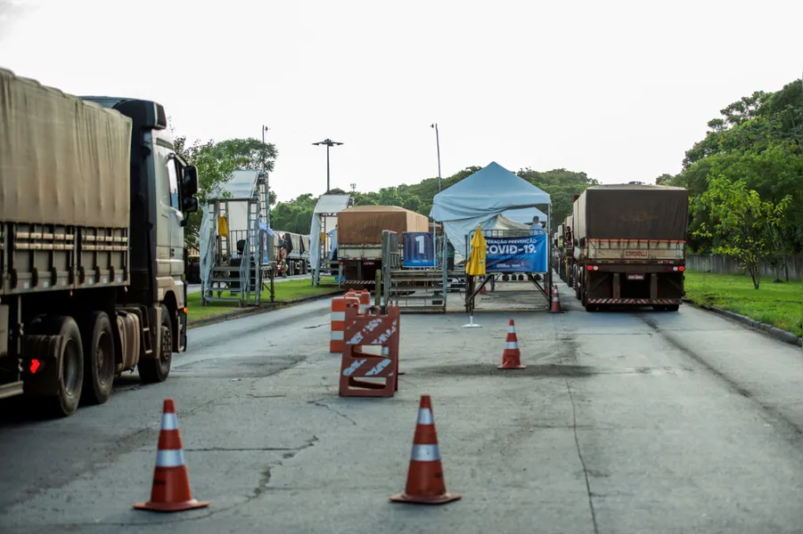Porto de Paranaguá recebe 24% mais caminhões em 2020